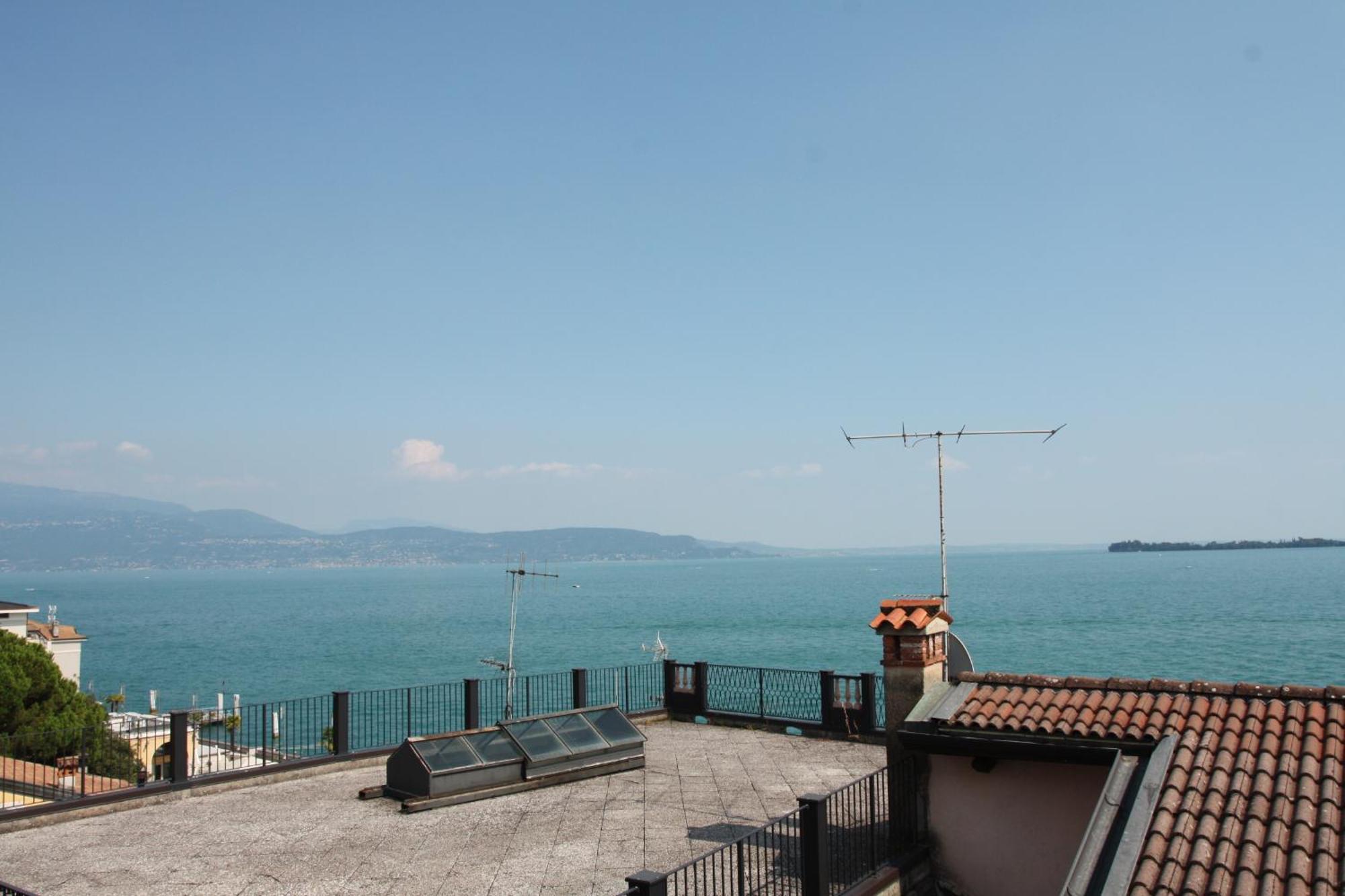 Happy Hotel Atelier Gardone Riviera Centro & Beach Exterior photo